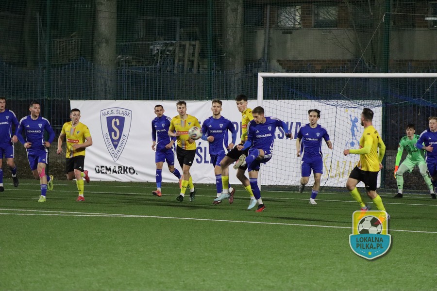 V(1): REMIS ORŁA MIEDARY ZE ŚLĄSKIEM DEMARKO ŚWIĘTOCHŁOWICE