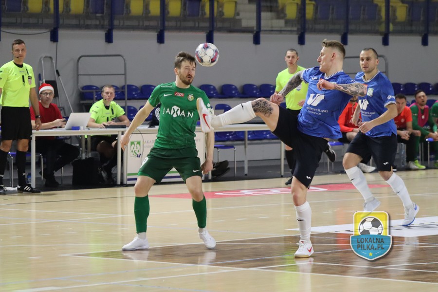 EX FUT: AKADEMICY KOŃCZĄ LIGOWY ROK WYGRANĄ