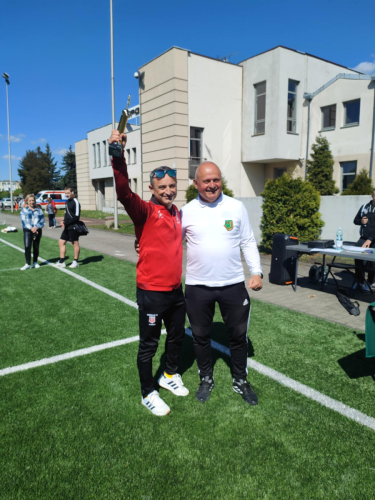 8dac6b9e-34a5-4f41-8296-de272c1f907a