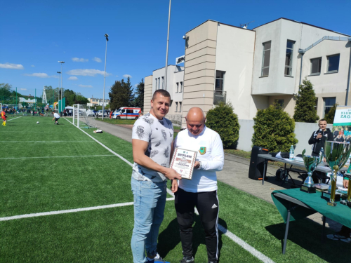 e211ae75-b954-4369-8f00-7bc15d1e8b19