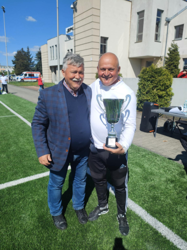 f6a99454-779e-497b-ab75-66bd387a29a6